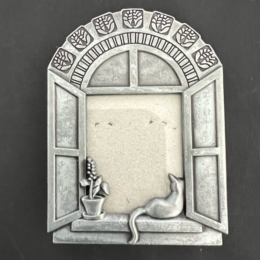 Miniature vintage cat picture frame